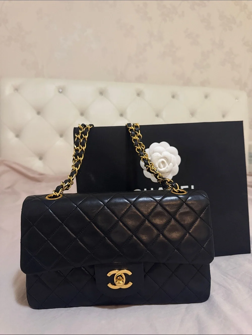 CHANEL Black Quilted Leather Shoulder Bag with Gold Chain